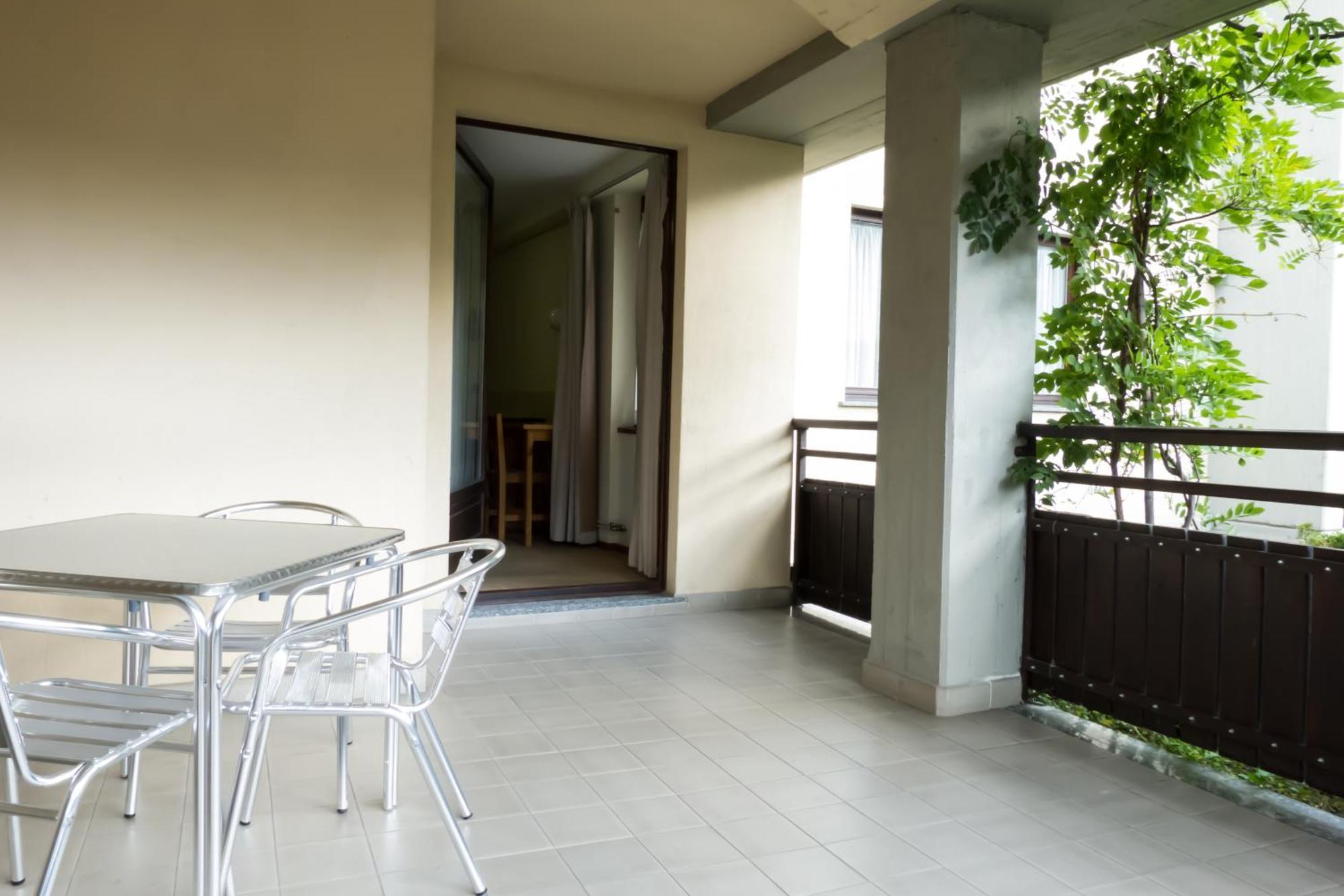 Hotel Valdotain Villeneuve Ngoại thất bức ảnh
