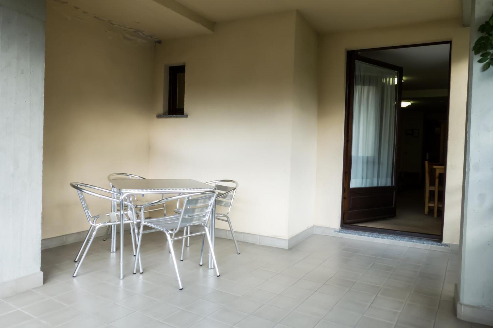 Hotel Valdotain Villeneuve Ngoại thất bức ảnh