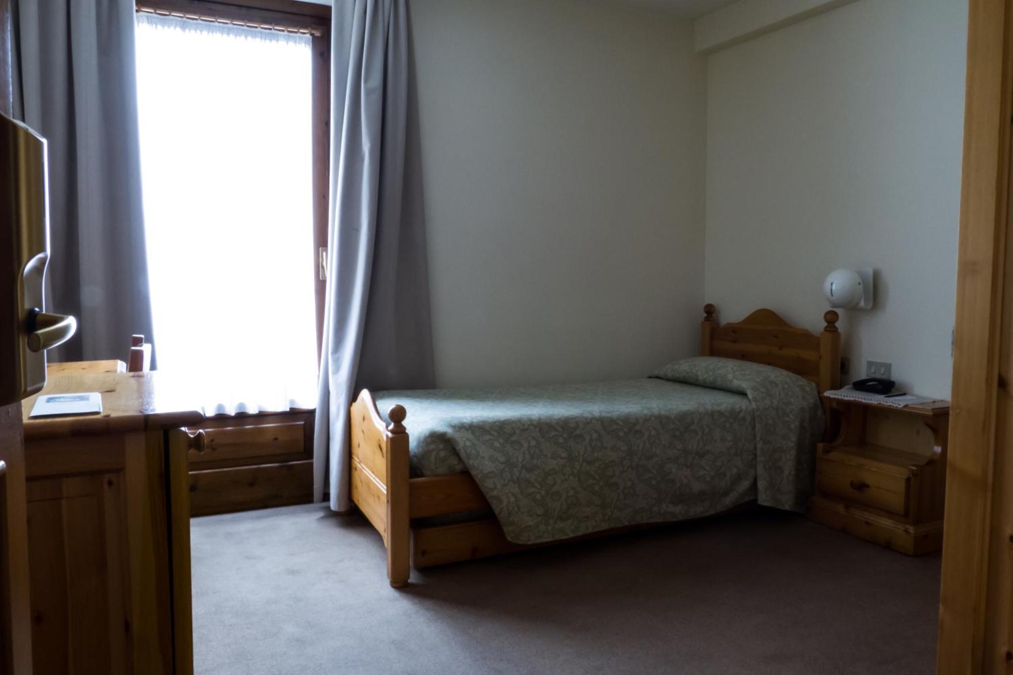 Hotel Valdotain Villeneuve Ngoại thất bức ảnh