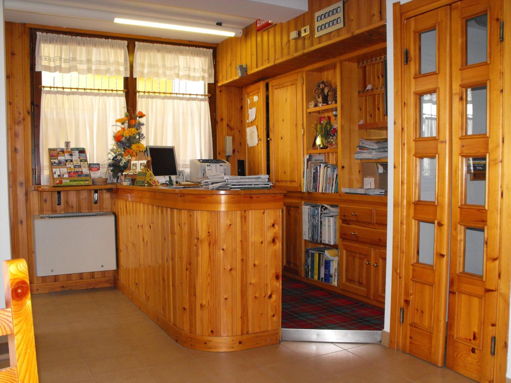Hotel Valdotain Villeneuve Ngoại thất bức ảnh