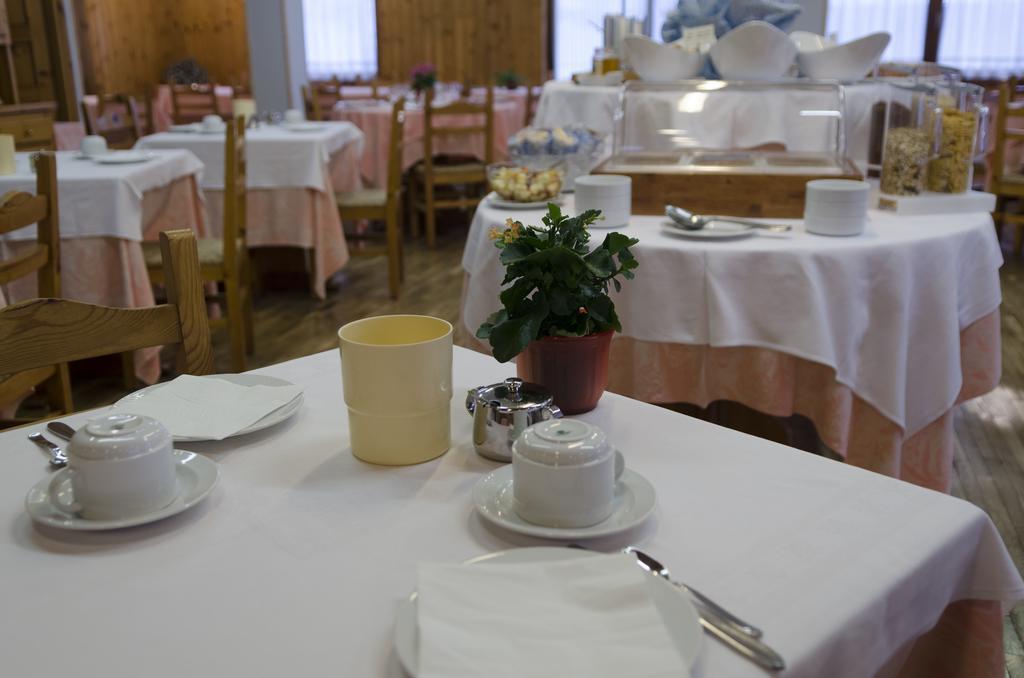 Hotel Valdotain Villeneuve Ngoại thất bức ảnh