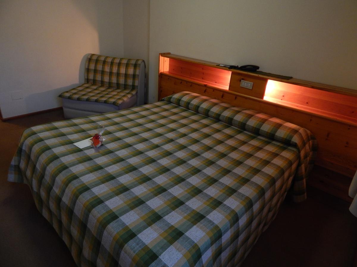 Hotel Valdotain Villeneuve Ngoại thất bức ảnh